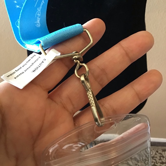 NWT Walt Disney Travel Company Lanyard and Collectible Mickey & Minnie Pin - Picture 5 of 7